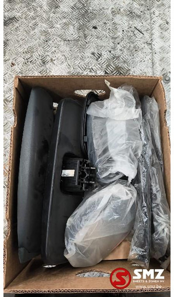 Mercedes-Benz Lot onderdelen Mercedes - Espejo retrovisor para Camión: foto 1 Mercedes-Benz Lot onderdelen Mercedes - Espejo retrovisor para Camión: foto 1