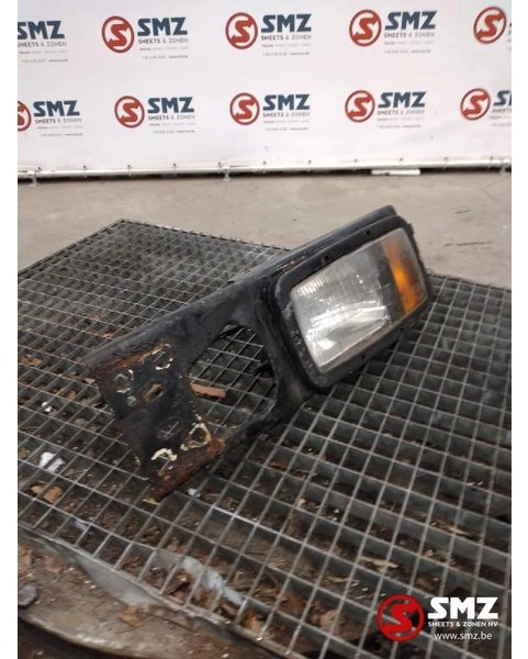 Mercedes-Benz Occ Bumperhoek links met lamp Mercedes SK - Esquina parachoques para Camión: foto 1 Mercedes-Benz Occ Bumperhoek links met lamp Mercedes SK - Esquina parachoques para Camión: foto 1