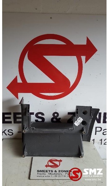 Mercedes-Benz Occ Opstapbak onder R Actros MP2/3 mega - Peldaño para Camión: foto 2 Mercedes-Benz Occ Opstapbak onder R Actros MP2/3 mega - Peldaño para Camión: foto 2