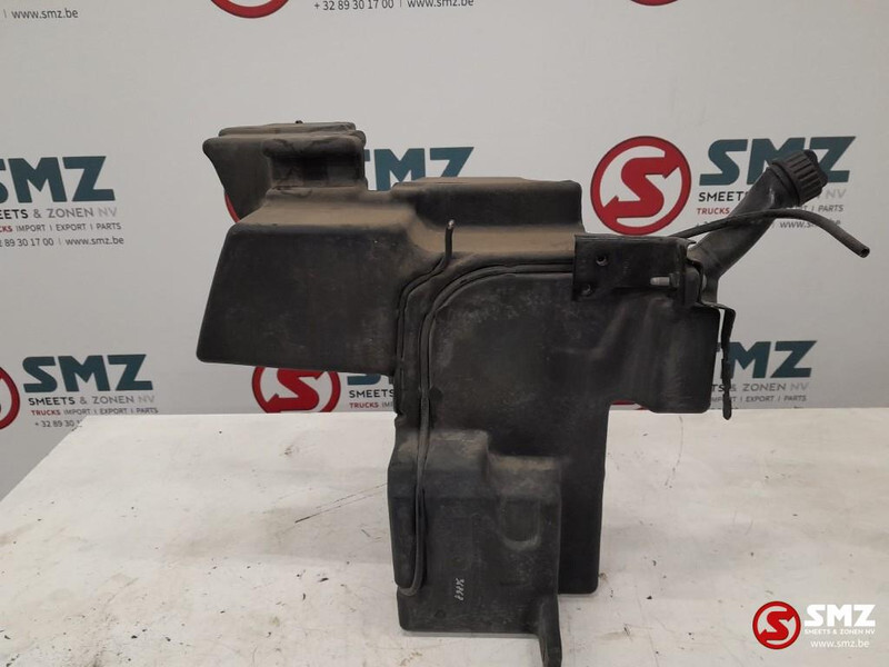 Mercedes-Benz Occ ruitensproeiervloeistoftank + waterpomp Merced - Limpiaparabrisas para Camión: foto 1 Mercedes-Benz Occ ruitensproeiervloeistoftank + waterpomp Merced - Limpiaparabrisas para Camión: foto 1