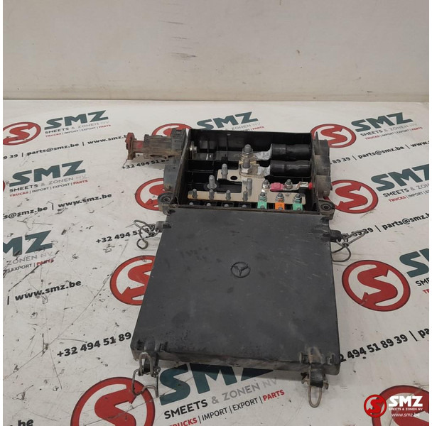 Mercedes-Benz Occ zekeringskast Mercedes - Sistema eléctrico para Camión: foto 2 Mercedes-Benz Occ zekeringskast Mercedes - Sistema eléctrico para Camión: foto 2