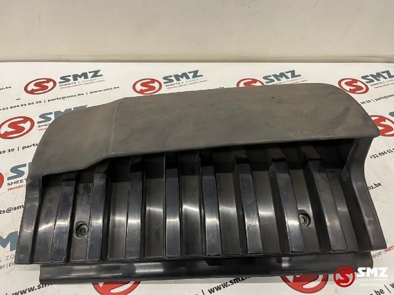 Mercedes-Benz Windgeleider rechts mercedes MK, NG, SK - Aerodinámica/ Spoiler para Camión: foto 1 Mercedes-Benz Windgeleider rechts mercedes MK, NG, SK - Aerodinámica/ Spoiler para Camión: foto 1