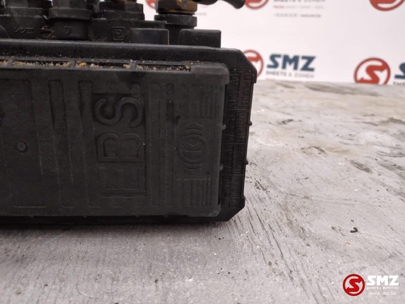 Renault Occ ABS modulator EBS 5x - Válvula de freno para Camión: foto 2 Renault Occ ABS modulator EBS 5x - Válvula de freno para Camión: foto 2