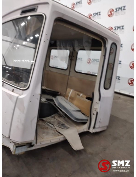 Renault Occ cabine compleet Renault R - Cabina e interior para Camión: foto 3 Renault Occ cabine compleet Renault R - Cabina e interior para Camión: foto 3