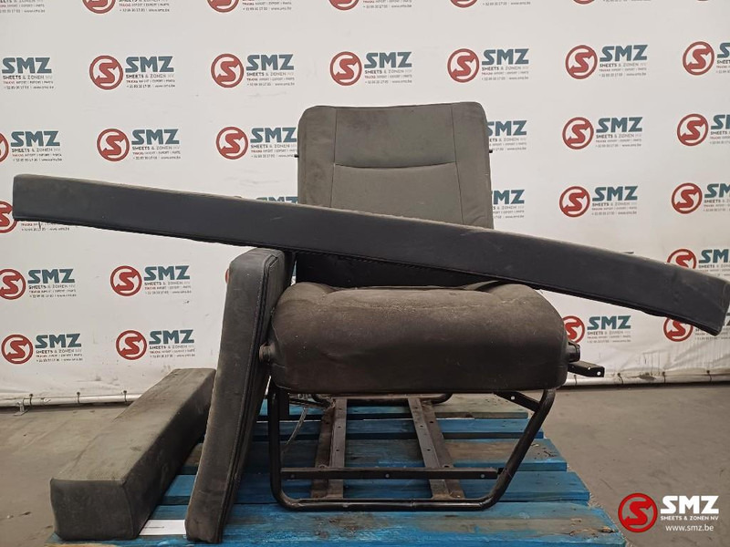 Renault Occ extra zitting Renault - Cabina e interior para Camión: foto 1 Renault Occ extra zitting Renault - Cabina e interior para Camión: foto 1