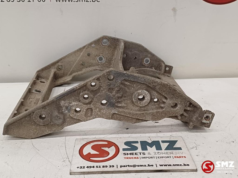 Renault Occ opstapbeugel L/R Renault - Cabina e interior para Camión: foto 3 Renault Occ opstapbeugel L/R Renault - Cabina e interior para Camión: foto 3