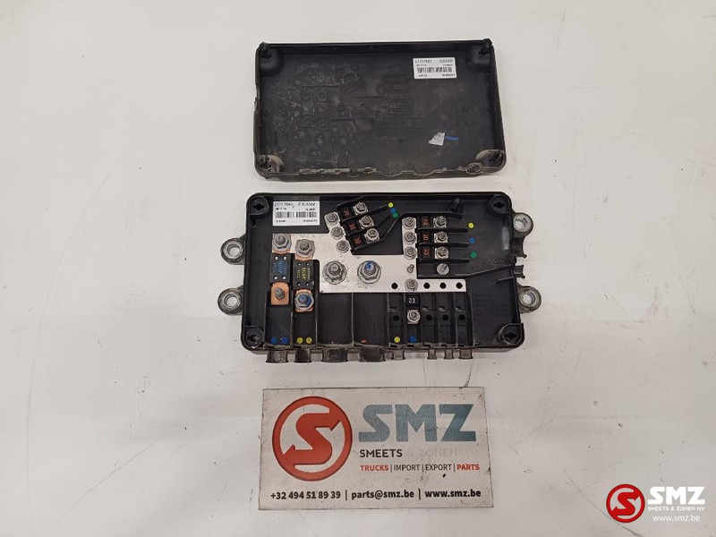 Renault Occ zekeringskast Renault - Sistema eléctrico para Camión: foto 1 Renault Occ zekeringskast Renault - Sistema eléctrico para Camión: foto 1