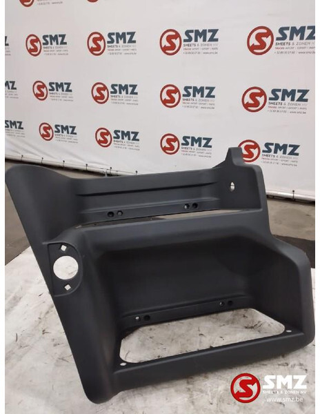 Renault Opstap rechts renault kerax - Cabina e interior para Camión: foto 1 Renault Opstap rechts renault kerax - Cabina e interior para Camión: foto 1