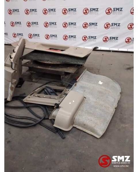 Volvo Occ Interieurdelen Volvo FH4 L2H1 - Cabina e interior para Camión: foto 3 Volvo Occ Interieurdelen Volvo FH4 L2H1 - Cabina e interior para Camión: foto 3