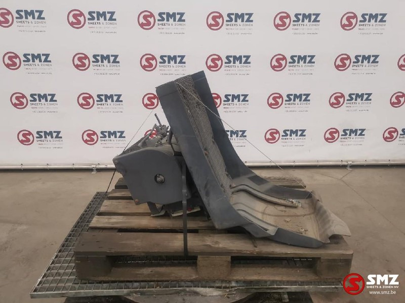 Volvo Occ Spatbord links met luchtketel Volvo FM9 - Carrocería y exterior para Camión: foto 3 Volvo Occ Spatbord links met luchtketel Volvo FM9 - Carrocería y exterior para Camión: foto 3