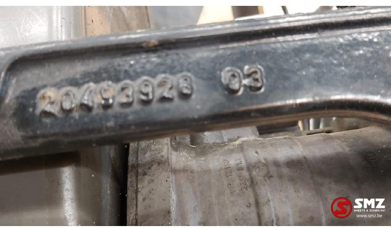 Volvo Occ Spatbordsteun met ventielen Volvo FH12 - Carrocería y exterior para Camión: foto 3 Volvo Occ Spatbordsteun met ventielen Volvo FH12 - Carrocería y exterior para Camión: foto 3