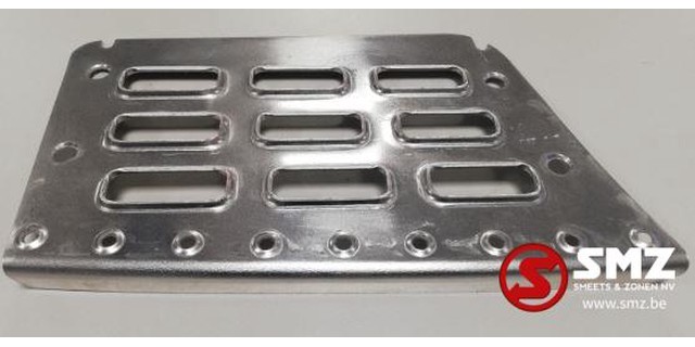 Volvo Occ Trede rechts - Peldaño para Camión: foto 1 Volvo Occ Trede rechts - Peldaño para Camión: foto 1