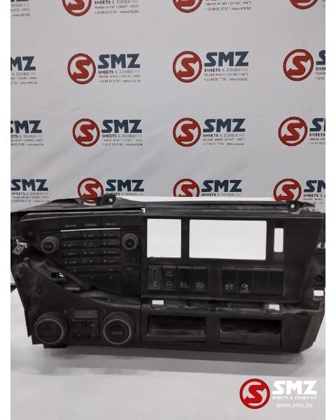 Volvo Occ bedieningspaneel radio en verwarming volvo FH4 - Cabina e interior para Camión: foto 1 Volvo Occ bedieningspaneel radio en verwarming volvo FH4 - Cabina e interior para Camión: foto 1