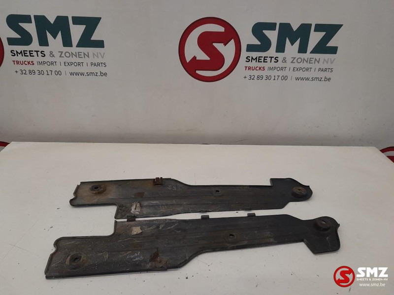 Volvo Occ set inkijkbescherming L/R Volvo - Parachoques para Camión: foto 3 Volvo Occ set inkijkbescherming L/R Volvo - Parachoques para Camión: foto 3