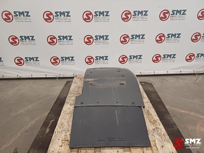 Volvo Occ spatbord cabine achter L/R Volvo - Carrocería y exterior para Camión: foto 1 Volvo Occ spatbord cabine achter L/R Volvo - Carrocería y exterior para Camión: foto 1