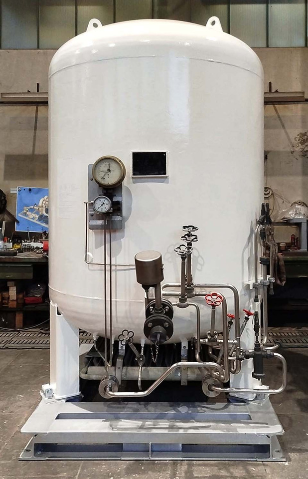 Gas tank on pallet used for oxygen, argon, nitrogen, carbon dioxide, CO2, LNG. - Tanque de almacenamiento: foto 1 Gas tank on pallet used for oxygen, argon, nitrogen, carbon dioxide, CO2, LNG. - Tanque de almacenamiento: foto 1