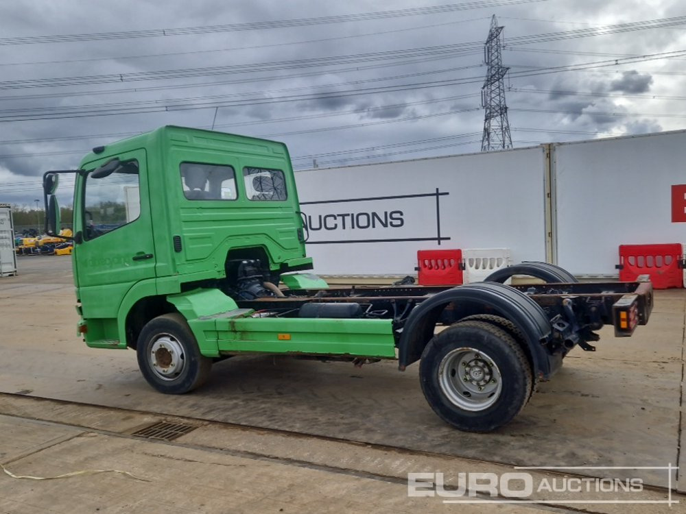 2002 Mercedes 4x2 Chassis Cab, Manual Gearbox - Camión chasis: foto 3 2002 Mercedes 4x2 Chassis Cab, Manual Gearbox - Camión chasis: foto 3
