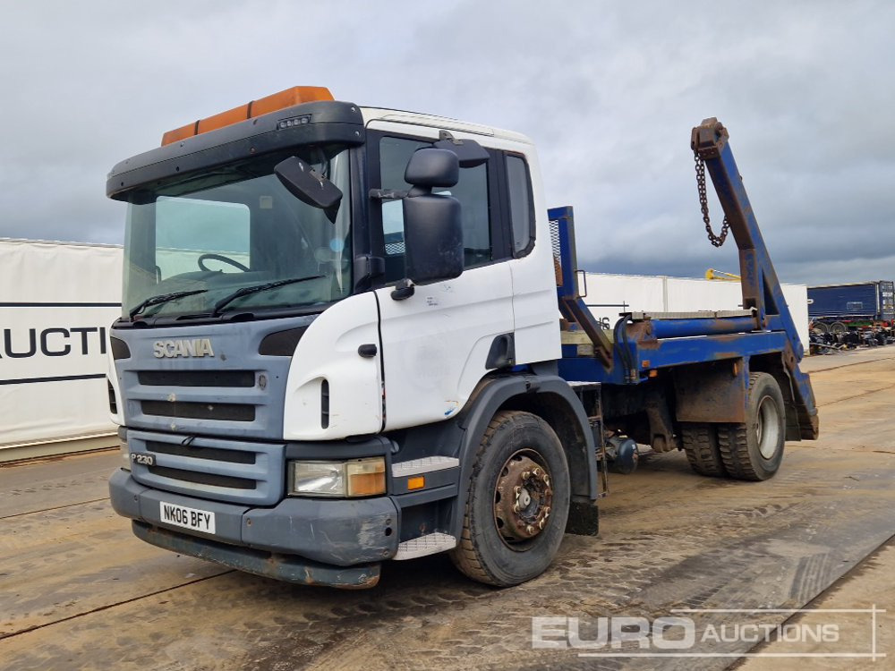 2006 Scania P230 - Camión portacontenedor de cadenas: foto 1 2006 Scania P230 - Camión portacontenedor de cadenas: foto 1
