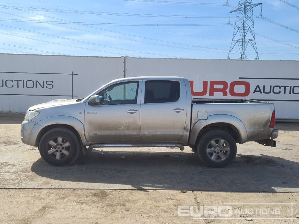 2011 Toyota Hilux Invincible - Pick-up: foto 2 2011 Toyota Hilux Invincible - Pick-up: foto 2