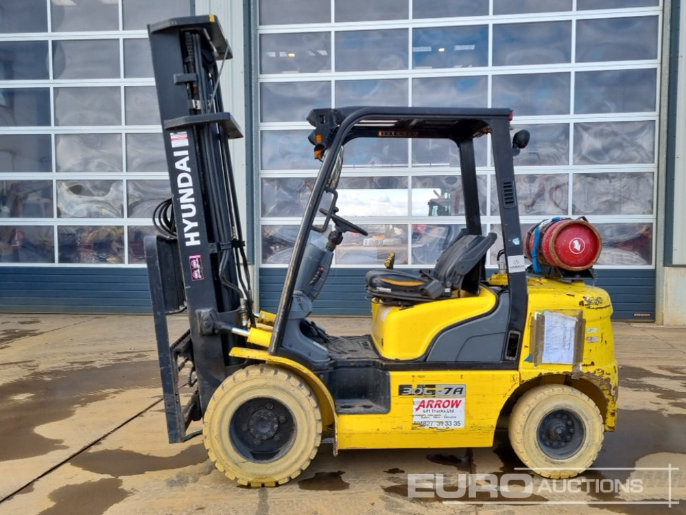 2013 Hyundai 30L-7A - Carretilla elevadora: foto 2 2013 Hyundai 30L-7A - Carretilla elevadora: foto 2