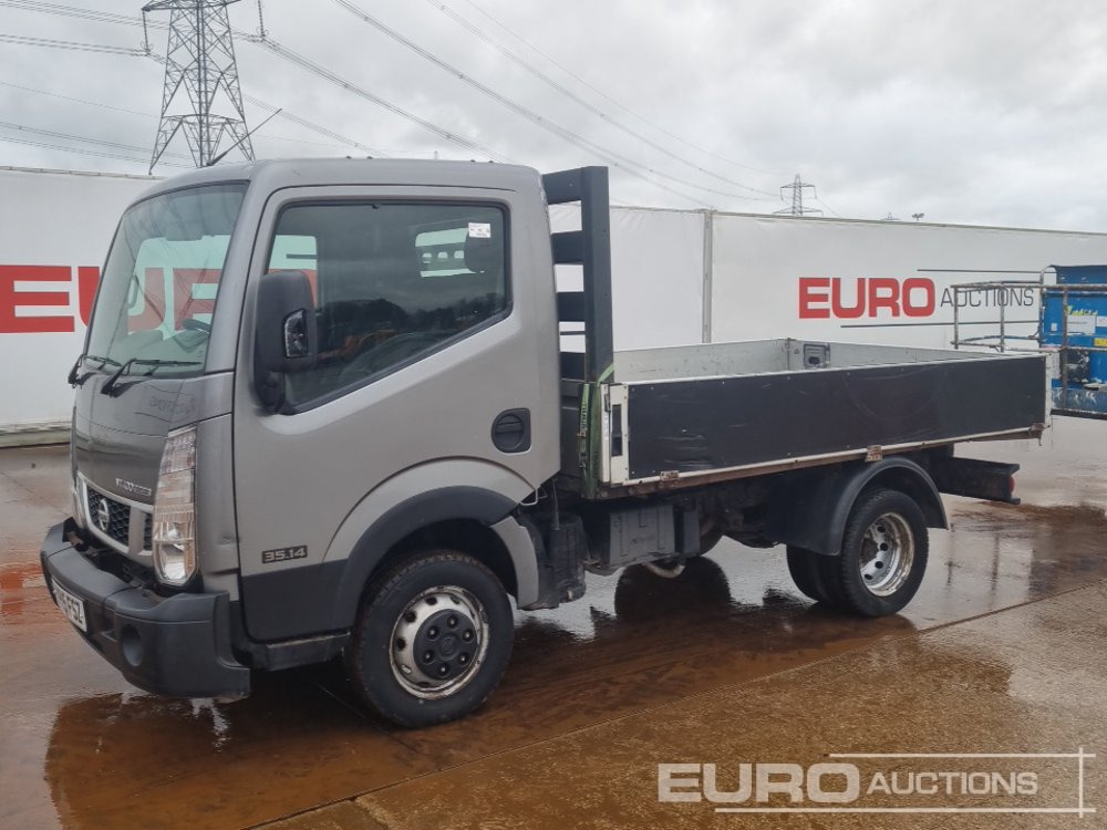 2015 Nissan Cabstar NT400 - Furgoneta caja abierta: foto 1 2015 Nissan Cabstar NT400 - Furgoneta caja abierta: foto 1