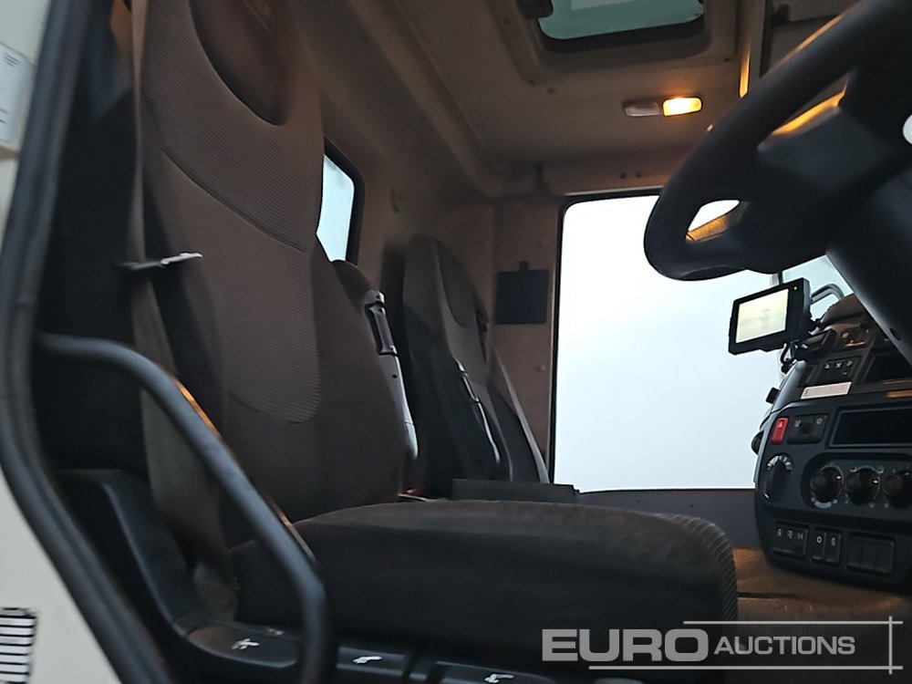 Camión caja abierta para transporte de equipos pesados 2016 DAF CF400: foto 29