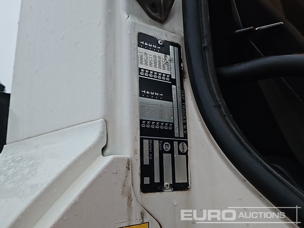 Camión caja abierta para transporte de equipos pesados 2016 DAF CF400: foto 45