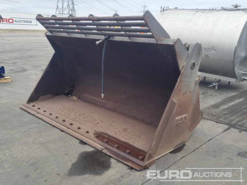 2016 Ulrich 108" Hi Tip Bucket to suit Volvo L90H - Cazo: foto 1 2016 Ulrich 108" Hi Tip Bucket to suit Volvo L90H - Cazo: foto 1