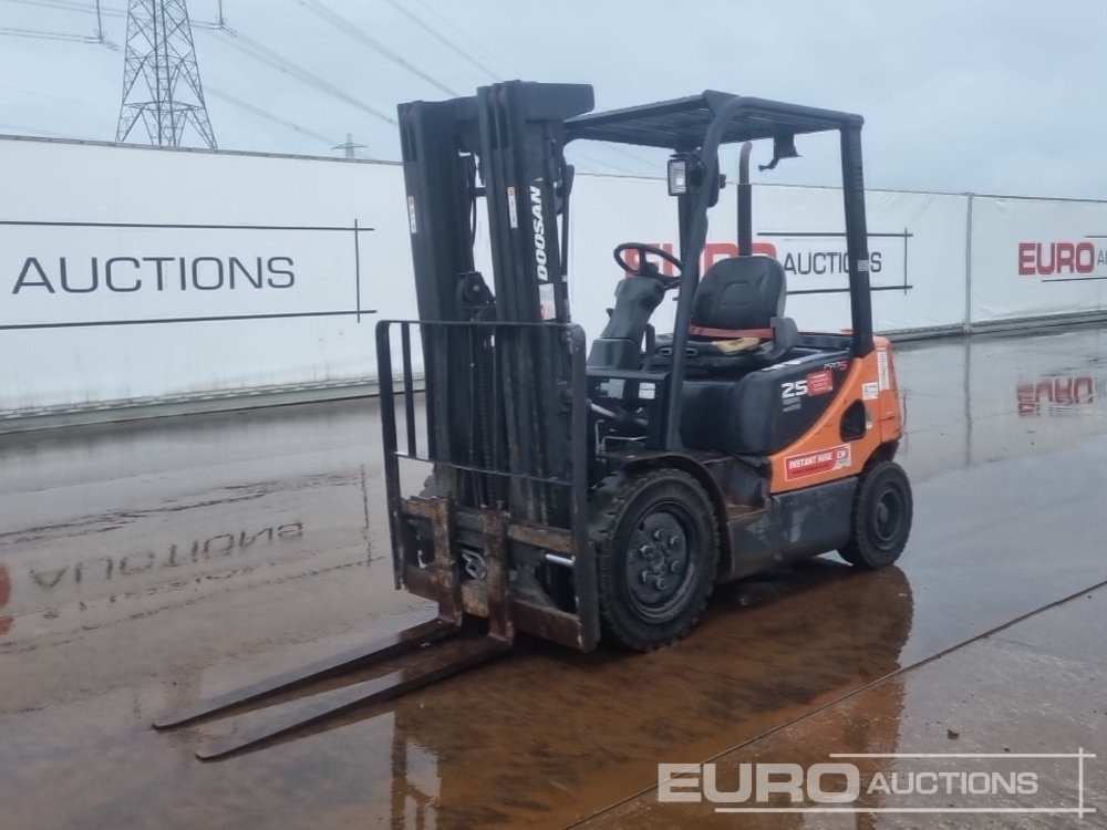 2017 Doosan D25S-5 - Carretilla elevadora: foto 1 2017 Doosan D25S-5 - Carretilla elevadora: foto 1
