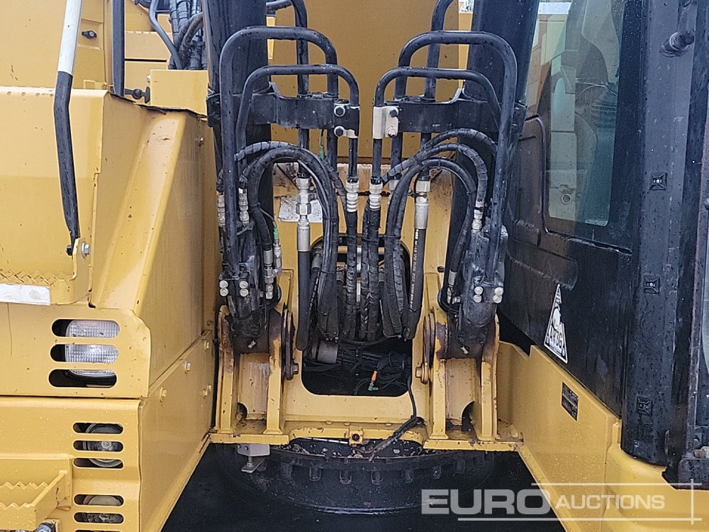 Excavadora de cadenas 2018 CAT 325FLCR: foto 17