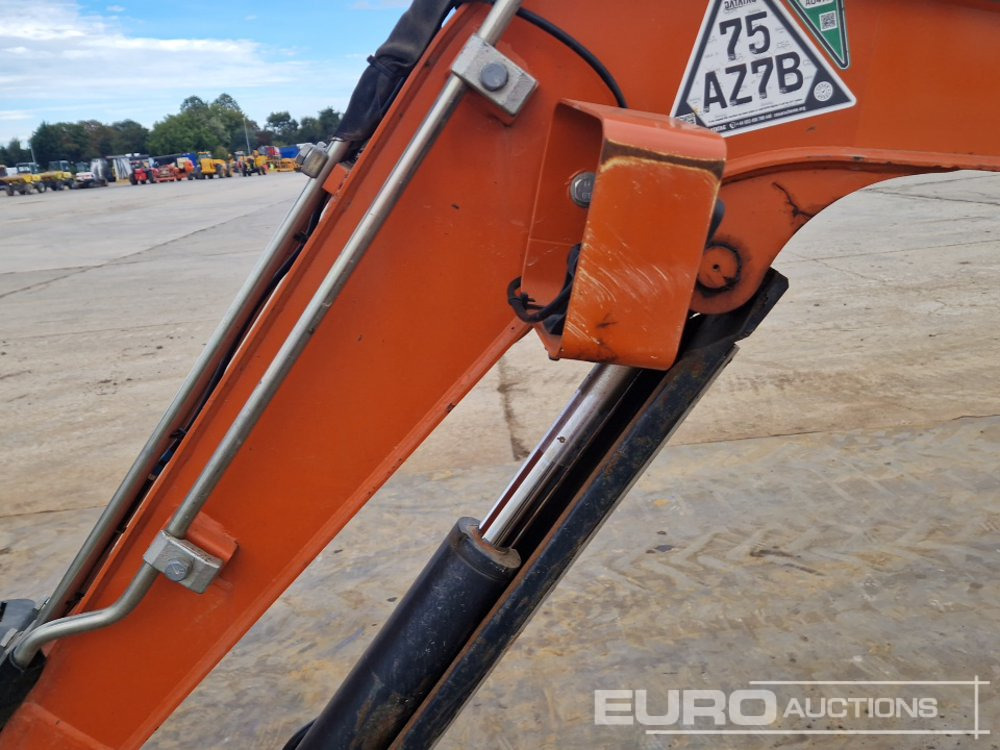 Miniexcavadora 2020 Hitachi ZX19U-6 YR: foto 25