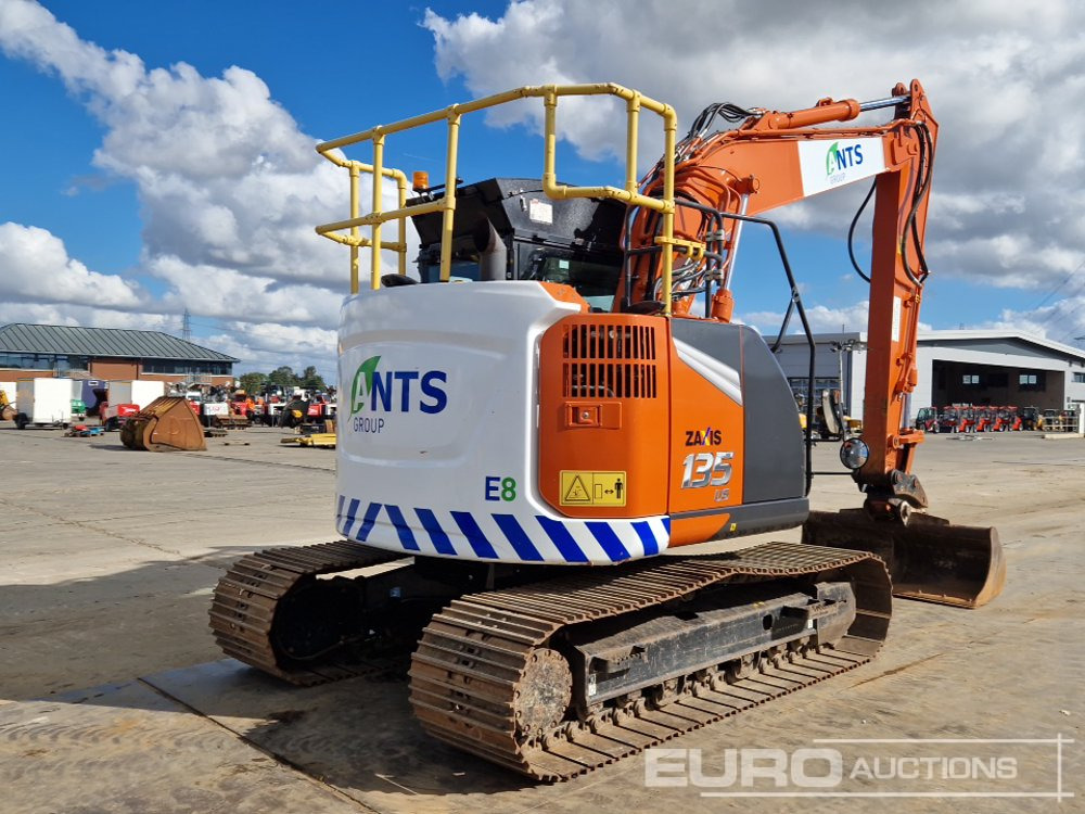 2023 Hitachi ZX135USBL-7 - Excavadora de cadenas: foto 5 2023 Hitachi ZX135USBL-7 - Excavadora de cadenas: foto 5