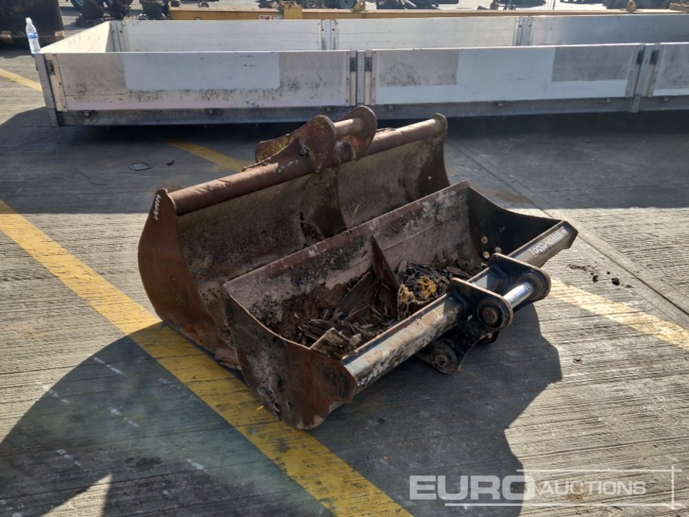 58", 70" Ditching Bucket 50-65mm Pin to suit 6-13 Ton Excavator - Cazo: foto 1 58", 70" Ditching Bucket 50-65mm Pin to suit 6-13 Ton Excavator - Cazo: foto 1