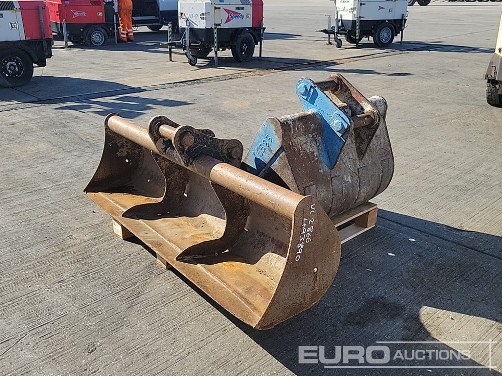 70" Ditching, 36" Digging Bucket 60mm Pin to suit 10 Ton Excavator - Cazo: foto 1 70" Ditching, 36" Digging Bucket 60mm Pin to suit 10 Ton Excavator - Cazo: foto 1