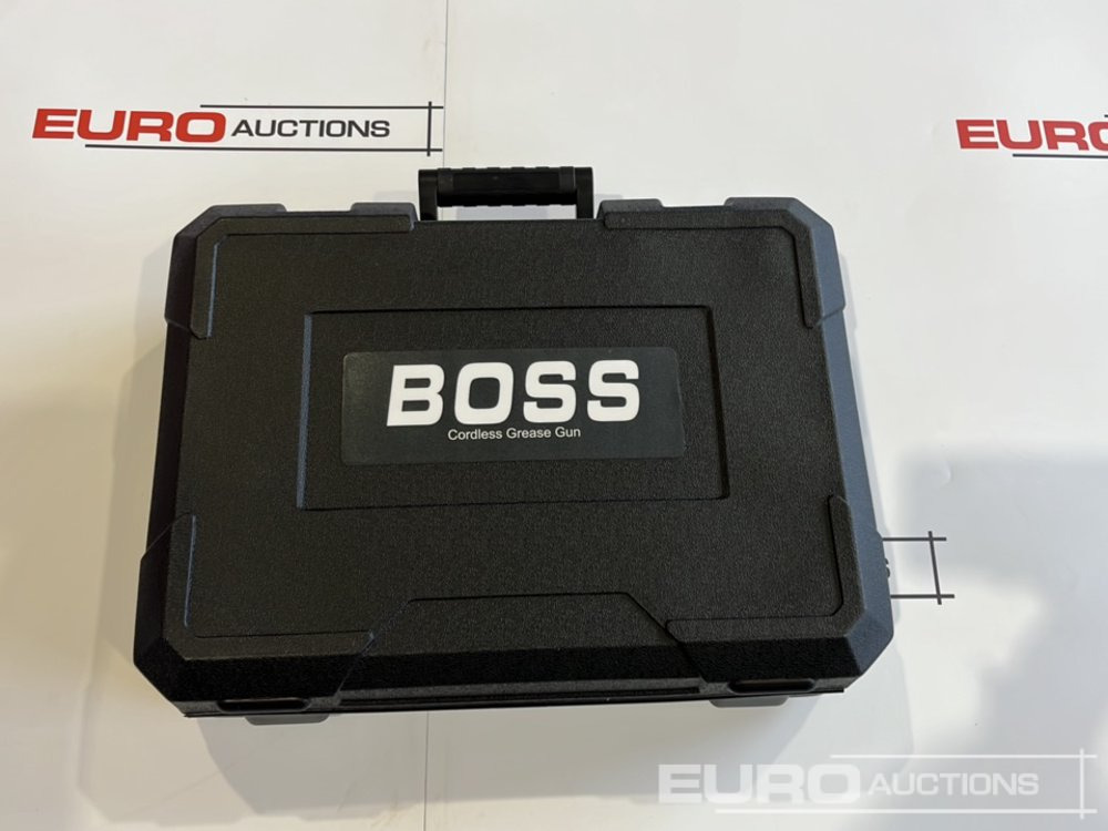 Equipo de construcción Boss 21 Volt Lithium Battery Cordless Grease Gun, 2 Batteries, Charger, Case, Shoulder Strap, Extension Pieces and Fittings: foto 14