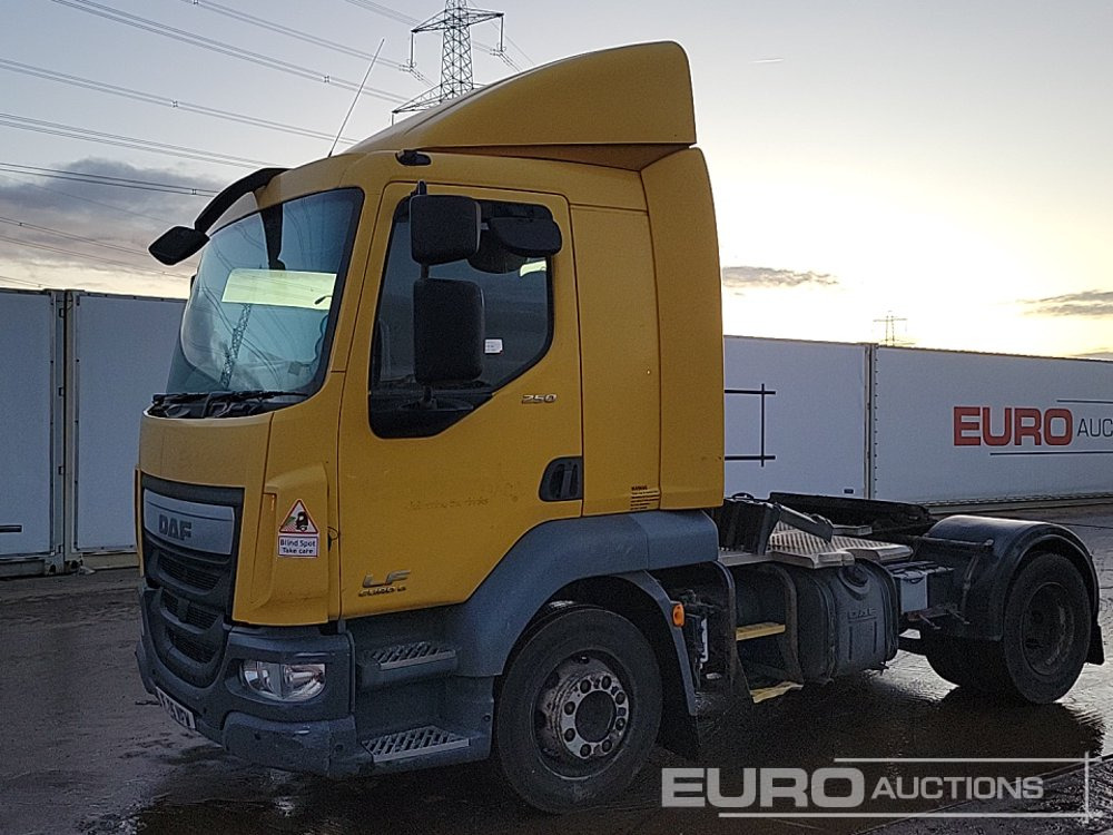 2015 DAF LF250 - Cabeza tractora: foto 1 2015 DAF LF250 - Cabeza tractora: foto 1