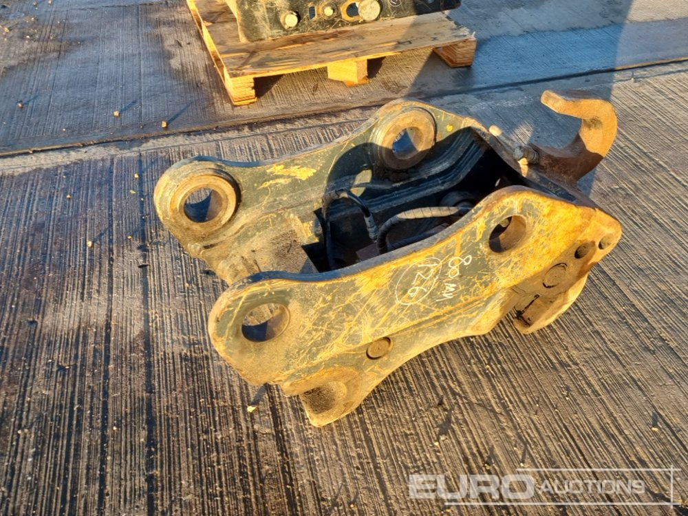 Daemo Hydraulic Quick Hitch 80mm Pin to suit 20 Ton Excavator - Acoplamiento rápido: foto 1 Daemo Hydraulic Quick Hitch 80mm Pin to suit 20 Ton Excavator - Acoplamiento rápido: foto 1