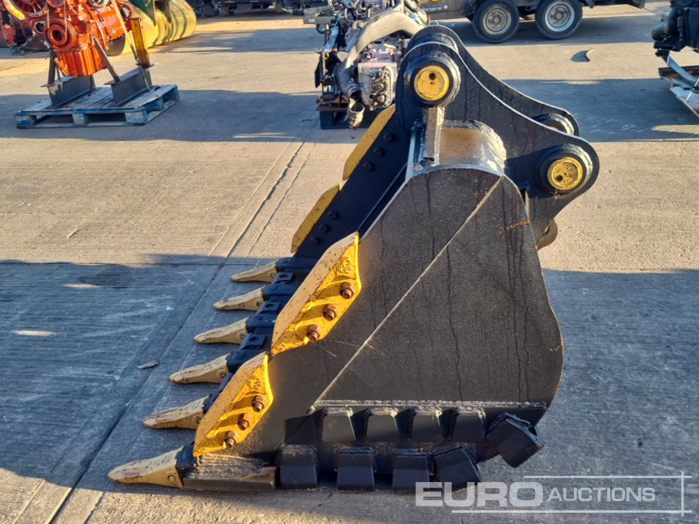 Hardox 58" Digging Bucket 80mm Pin to suit 20 Ton Excavator - Cazo: foto 2 Hardox 58" Digging Bucket 80mm Pin to suit 20 Ton Excavator - Cazo: foto 2