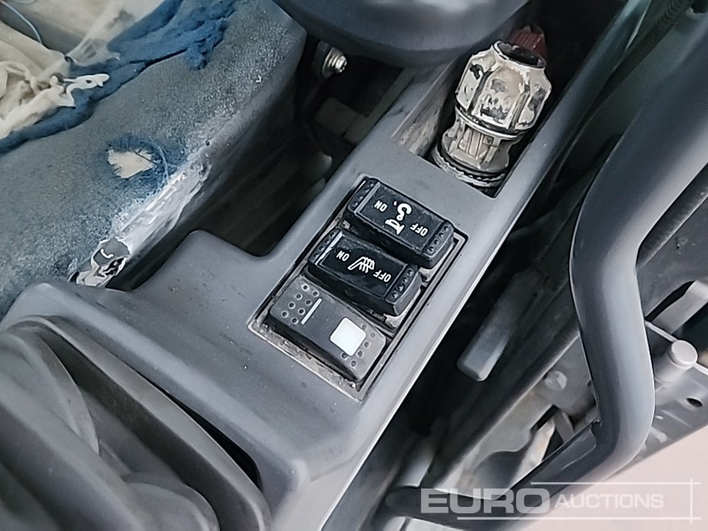 Excavadora de cadenas Hitachi ZX210LC-3: foto 31