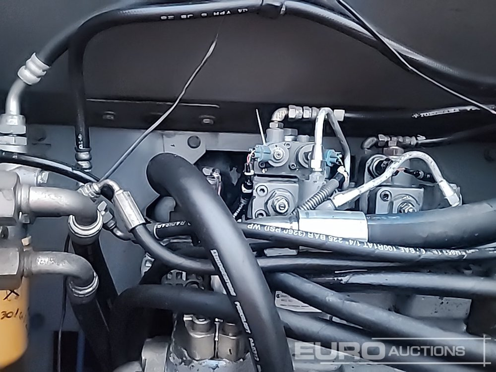 Excavadora de cadenas Hitachi ZX210LC-3: foto 41