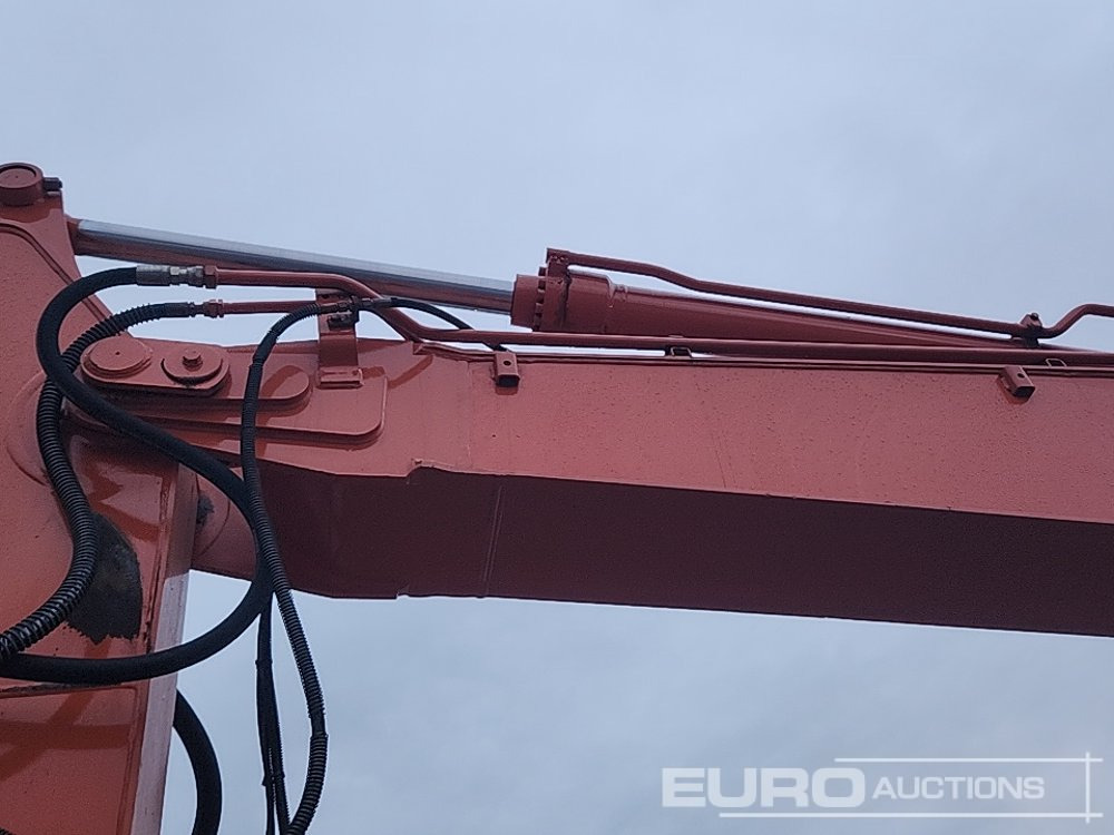 Excavadora de cadenas Hitachi ZX210LC-3: foto 16