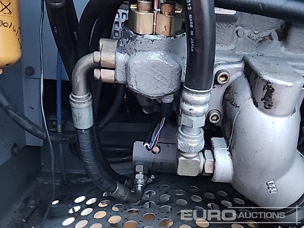 Excavadora de cadenas Hitachi ZX210LC-3: foto 40