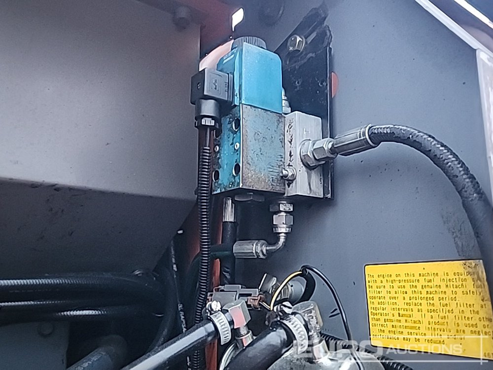 Excavadora de cadenas Hitachi ZX210LC-3: foto 45