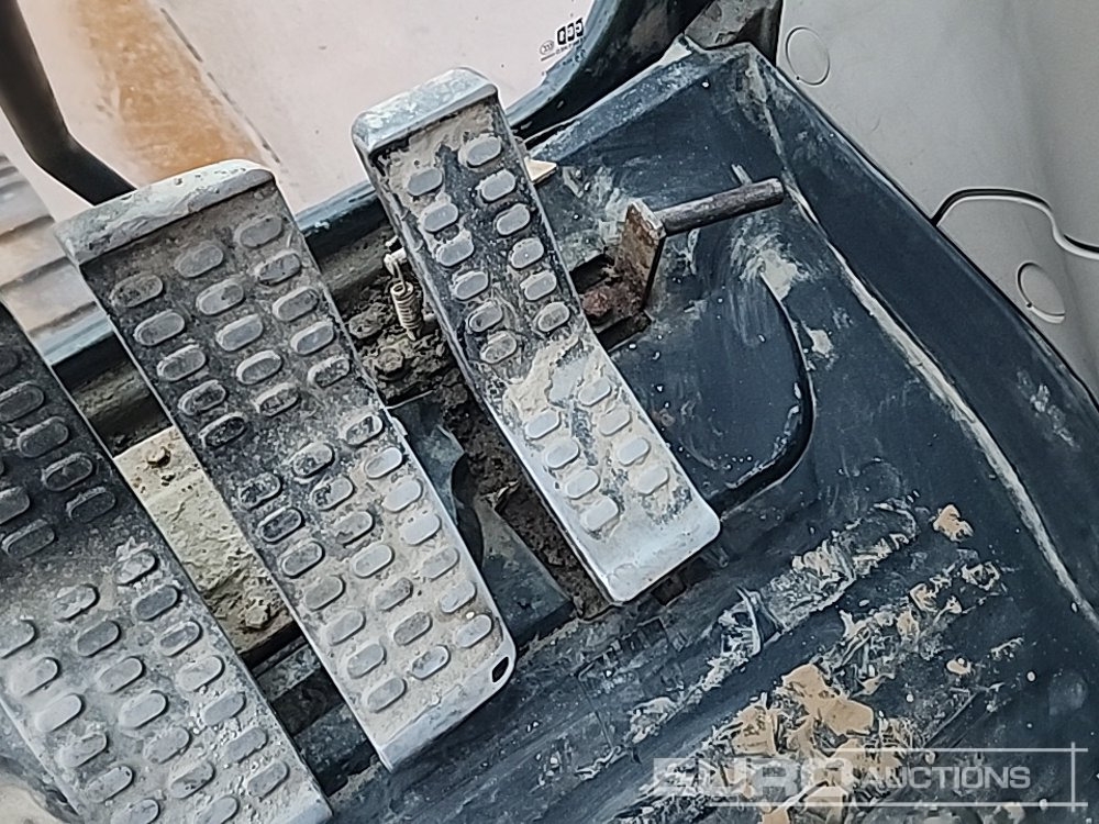 Excavadora de cadenas Hitachi ZX210LC-3: foto 33