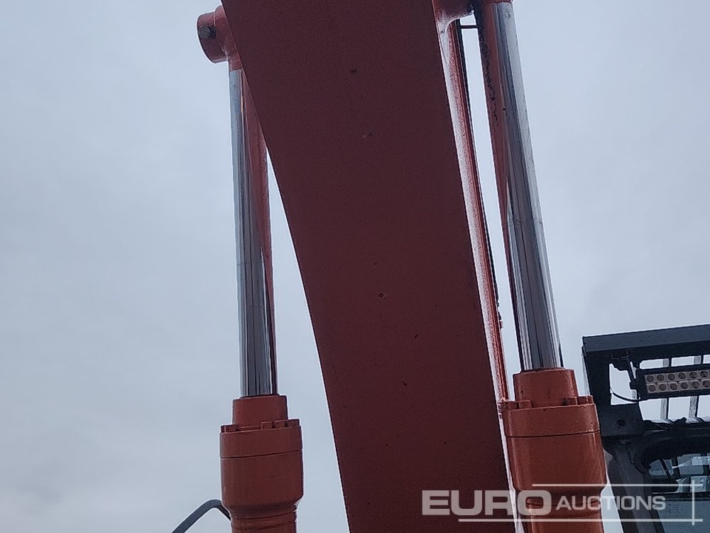 Excavadora de cadenas Hitachi ZX210LC-3: foto 19