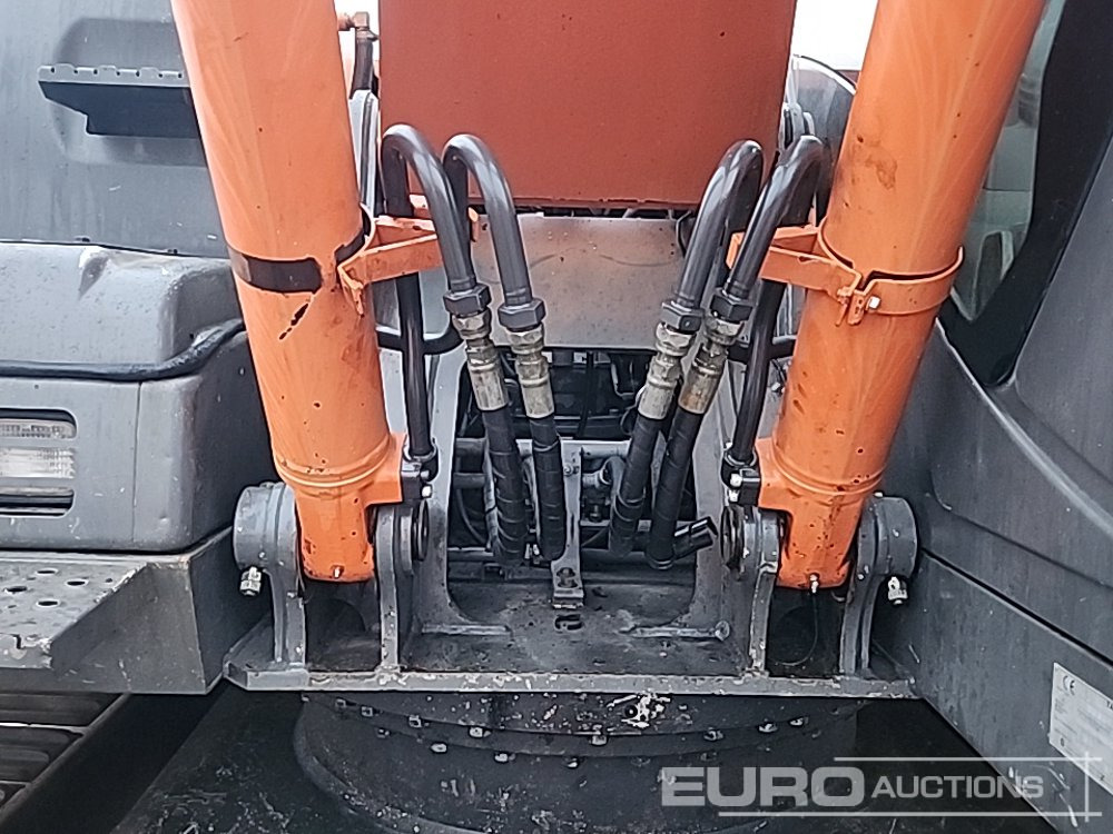 Excavadora de cadenas Hitachi ZX210LC-3: foto 21