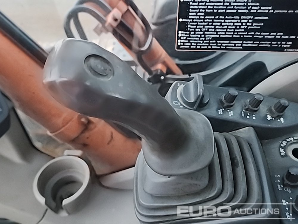 Excavadora de cadenas Hitachi ZX210LC-3: foto 25