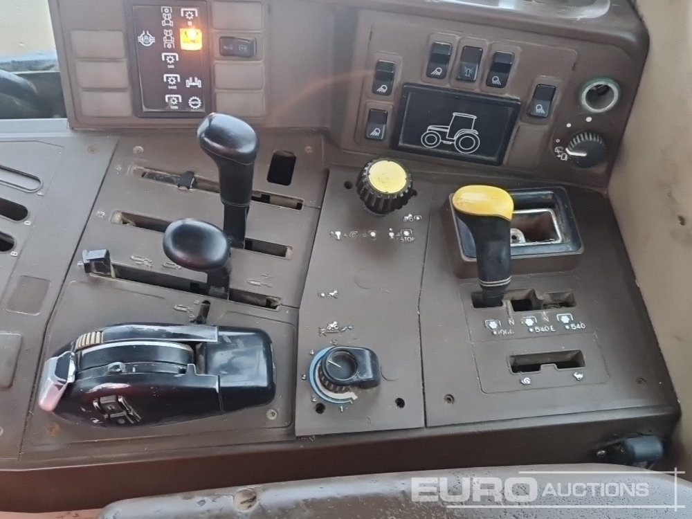 Tractor John Deere 6810: foto 33