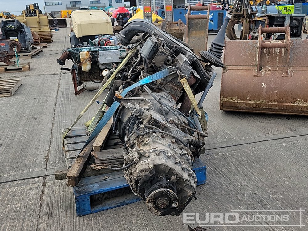 MAN 6 Cylinder Engine, Gearbox - Motor: foto 4 MAN 6 Cylinder Engine, Gearbox - Motor: foto 4