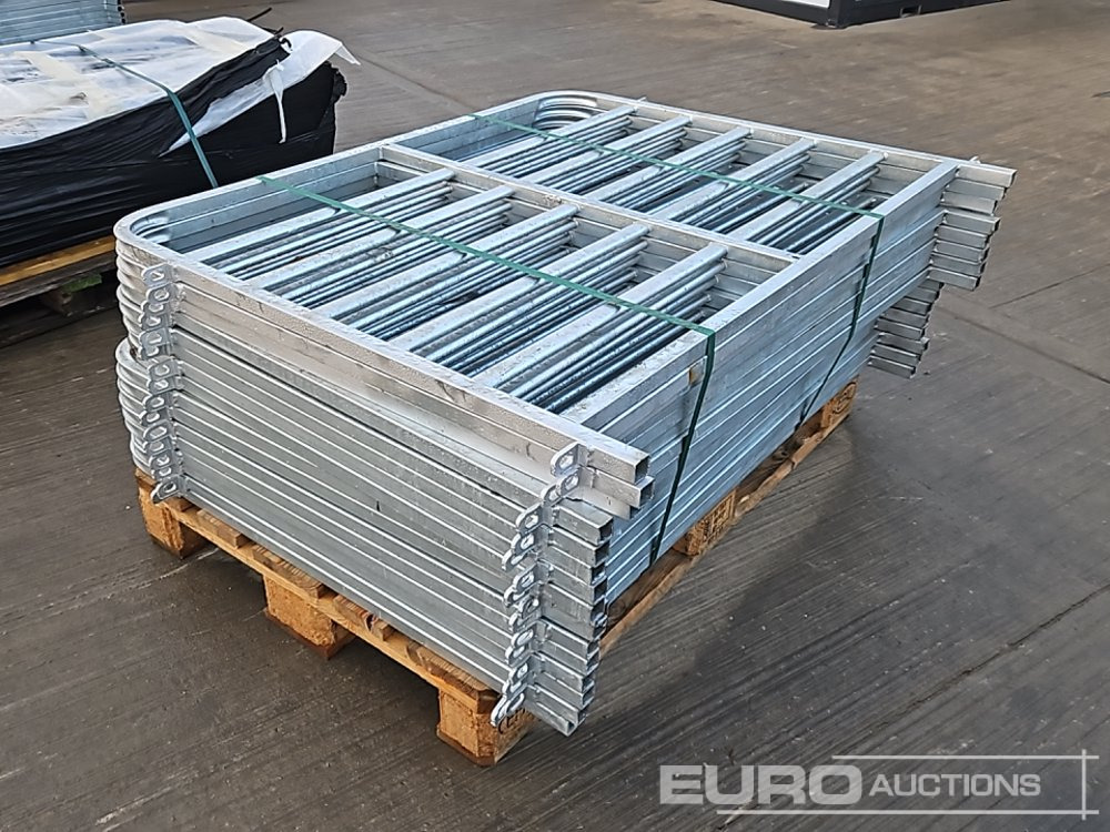 Unused 4' Galvanised Sheep Hurdle (16 of) - Maquinaria agrícola: foto 3 Unused 4' Galvanised Sheep Hurdle (16 of) - Maquinaria agrícola: foto 3